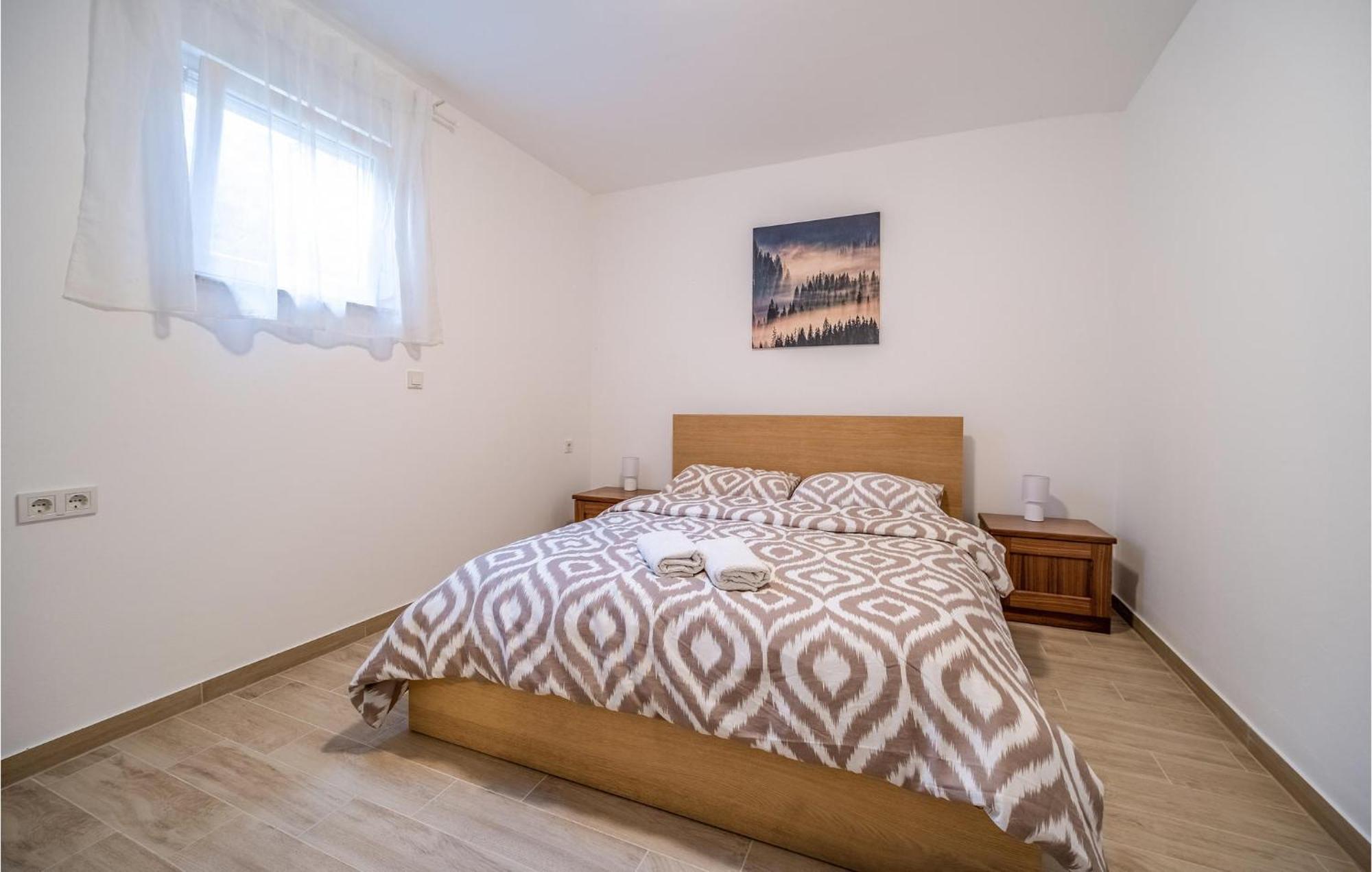1 Bedroom Beautiful Apartment In Раковица Екстериор снимка